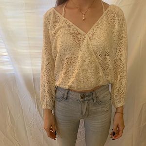 American Eagle Knit White Shirt